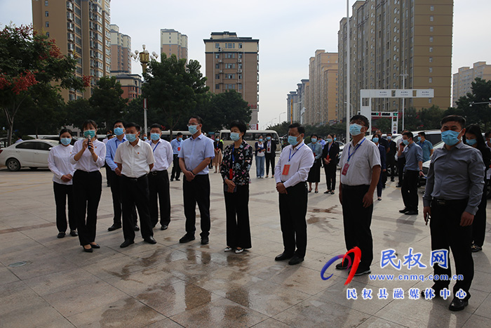 人大代表、政協(xié)委員視察“全國(guó)文明城市”創(chuàng)建工作