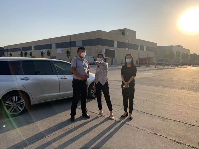 縣委常委、副縣長于茜督導(dǎo)檢查全國文明城市創(chuàng)建工作