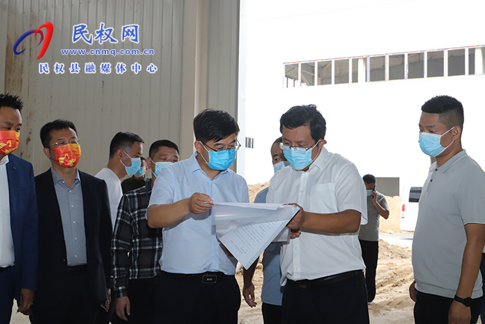 縣委書記張團結調研重點項目建設進展情況