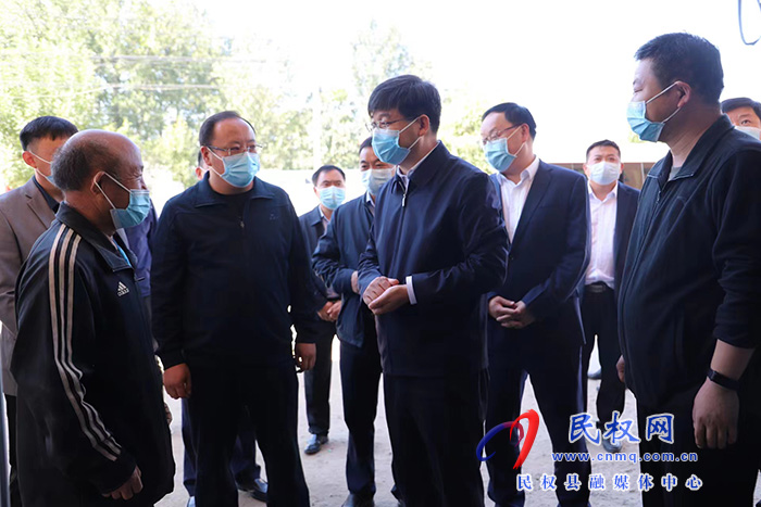 縣委書記張團結(jié)調(diào)研鞏固脫貧攻堅成果及“五星”支部創(chuàng)建、三秋生產(chǎn)、信訪穩(wěn)定等工作