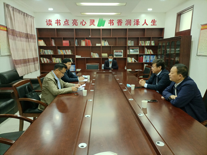 縣委常委、宣傳部長、副縣長畢道喜到王橋鎮(zhèn)督導(dǎo)檢查疫情防控、改廁“回頭看”、鞏固脫貧攻堅成果、信訪維穩(wěn)等重點工作