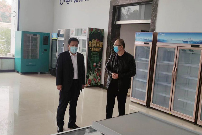 縣委常委、縣委辦公室主任吳杰深入企業(yè)開展“萬人助萬企”活動
