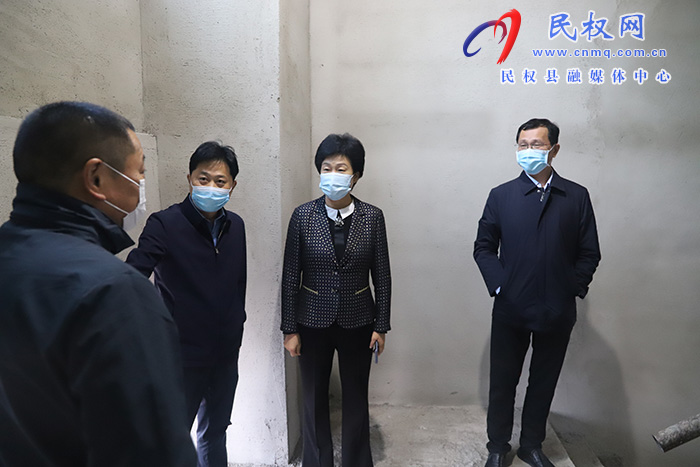 縣領(lǐng)導(dǎo)周燕、朱繼兵到縣委黨校二期施工工地查看建設(shè)情況