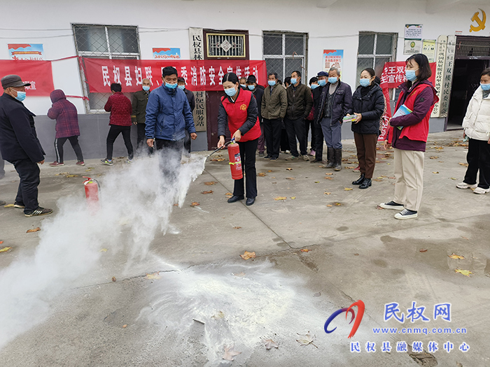 縣婦聯(lián)、團(tuán)縣委開展消防安全宣傳活動(dòng)