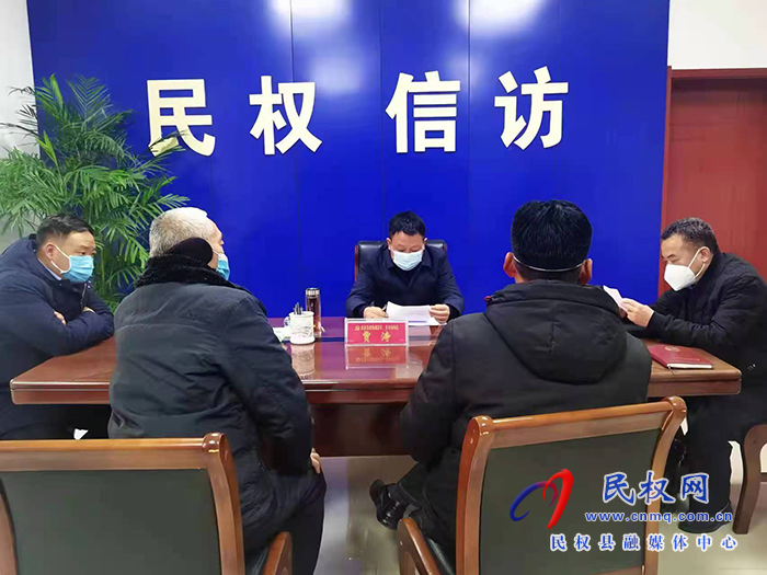 副縣長、縣公安局長賈濤接待來訪群眾