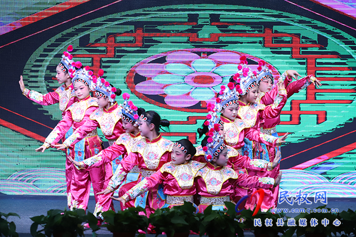 展望未來，向2023年快樂出發(fā)——民權(quán)求實(shí)學(xué)校2022年年度文藝匯演成功舉行