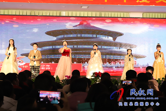 展望未來，向2023年快樂出發(fā)——民權(quán)求實(shí)學(xué)校2022年年度文藝匯演成功舉行
