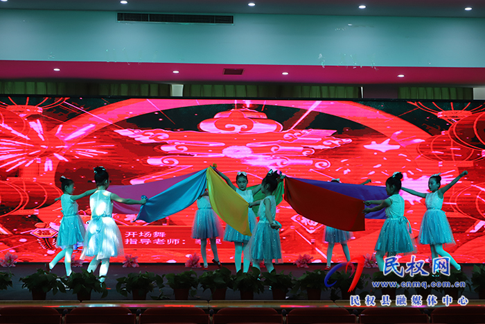 展望未來，向2023年快樂出發(fā)——民權(quán)求實(shí)學(xué)校2022年年度文藝匯演成功舉行