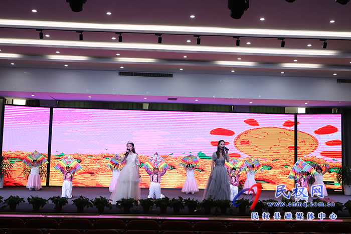 展望未來，向2023年快樂出發(fā)——民權(quán)求實(shí)學(xué)校2022年年度文藝匯演成功舉行