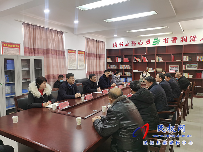 民權(quán)縣教體局聘任民權(quán)博士團成員、中科院教育心理學博士李強為王橋鎮(zhèn)中心學校“名譽校長”