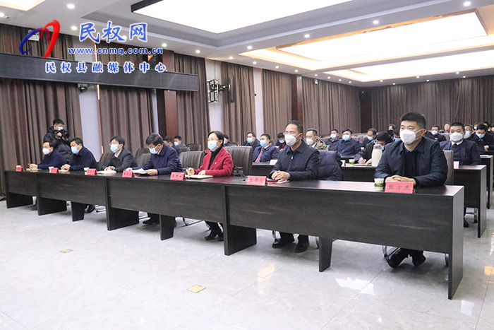 我縣組織收聽收看全省第七期“三個一批”項目建設(shè)活動簽約儀式并進行集中簽約