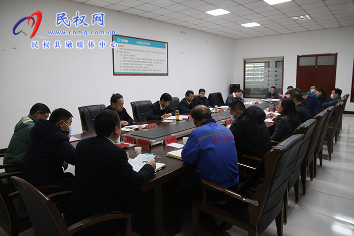 省政府拼搶“開(kāi)門紅”第四督導(dǎo)和服務(wù)工作組組長(zhǎng)，省人力資源和社會(huì)保障廳黨組書(shū)記、廳長(zhǎng)丁同民到我縣開(kāi)展督導(dǎo)和服務(wù)工作