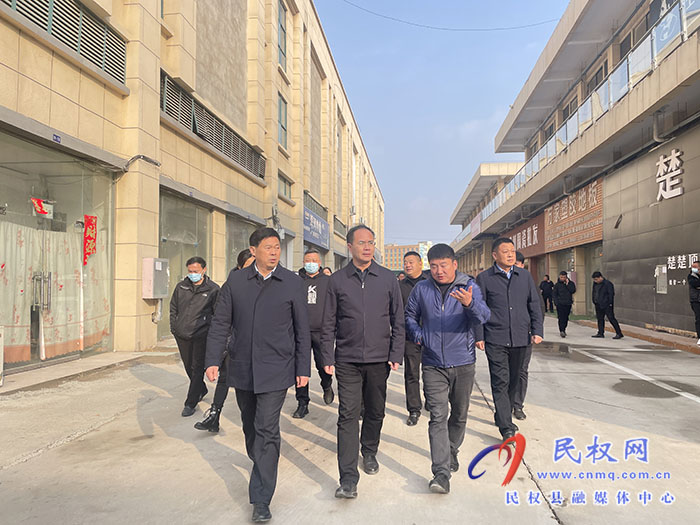 縣委常委、常務(wù)副縣長王景義督導(dǎo)文明城市創(chuàng)建工作市場組工作