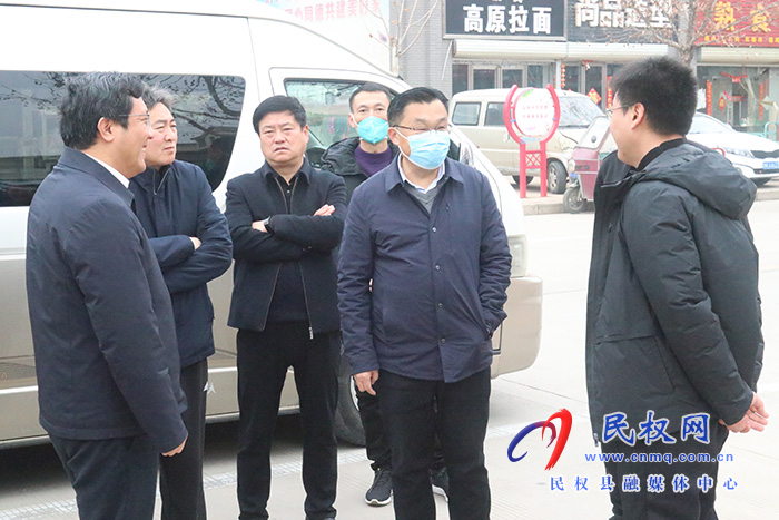 縣委常委、宣傳部長、副縣長畢道喜查看全國文明城市創(chuàng)建工作