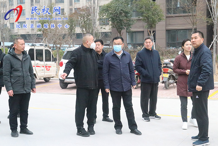 縣委常委、宣傳部長、副縣長畢道喜查看全國文明城市創(chuàng)建工作
