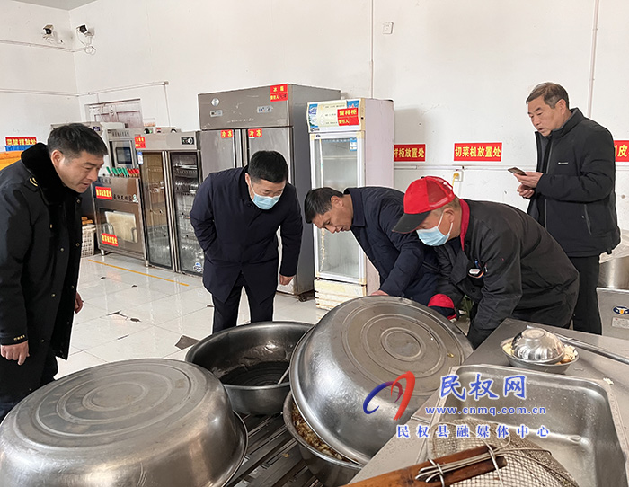 縣人大常委會副主任李新軍深入白云寺鎮(zhèn)部分學(xué)校調(diào)研食品安全“兩個責(zé)任”落實情況