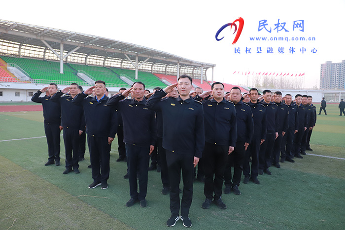 民權(quán)縣城市管理局:開展“強(qiáng)基礎(chǔ) 轉(zhuǎn)作風(fēng) 樹形象”軍事化訓(xùn)練活動(dòng)?