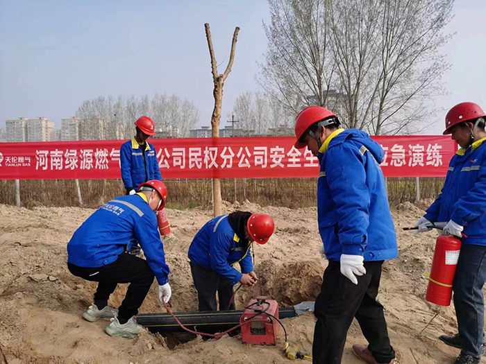 住建局組織燃?xì)馄髽I(yè)開(kāi)展燃?xì)鈶?yīng)急預(yù)案演練