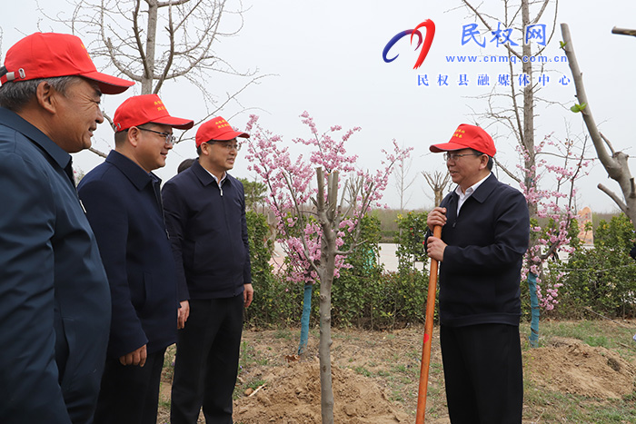 同植媒體林 共迎故道春——民權(quán)黃河故道植樹和采風(fēng)活動(dòng)舉行