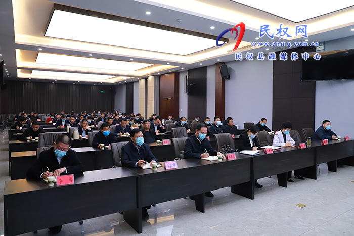 我縣組織收聽收看市委理論學(xué)習(xí)中心組集體學(xué)習(xí)（擴(kuò)大）報(bào)告會(huì)（第十八期商丘大講堂）