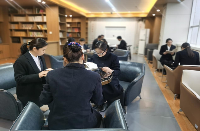 民權(quán)農(nóng)商銀行開展“世界讀書日”讀書交流活動(dòng)