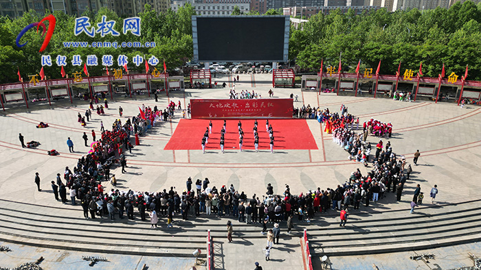 我縣舉辦“小手拉大手共創(chuàng)文明城”暨千人共舞一支舞向最美勞動(dòng)者致敬主題活動(dòng)