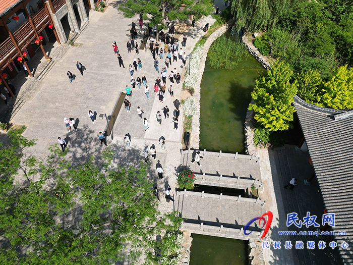 2023“打卡中國·讀懂中國式現(xiàn)代化——你好，河南！”網(wǎng)絡(luò)國際傳播活動走進(jìn)“中國畫虎第一村” ? ? ?