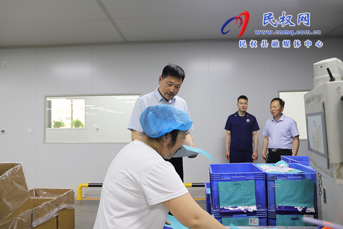 縣委宣傳部聯(lián)合消防救援大隊、高新區(qū)管委會走進印刷企業(yè)開展消防安全知識培訓和實操應急演練活動