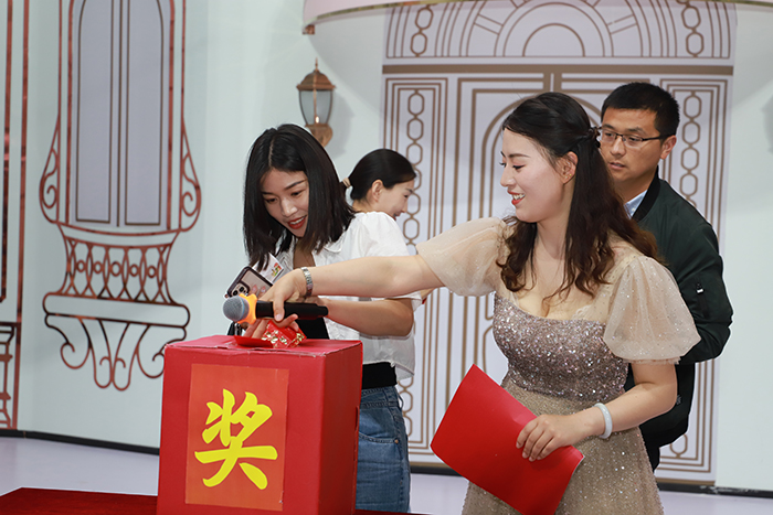 民東愛嬰托育中心舉辦喜迎“六一”暨五周年感恩回饋活動(dòng)