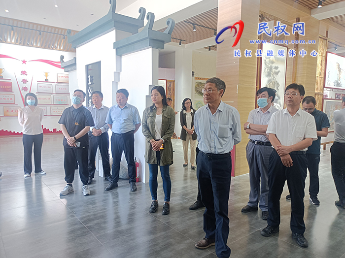 全國人大農(nóng)業(yè)與農(nóng)村委員會委員、中國社會科學(xué)院農(nóng)村發(fā)展研究所所長魏后凱一行蒞民調(diào)研“新時代鄉(xiāng)村演變趨勢和鄉(xiāng)村振興新格局研究”工作