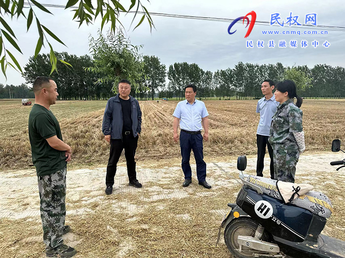 縣委常委、縣委辦公室主任吳杰到野崗鎮(zhèn)調(diào)研指導“三夏”生產(chǎn)、信訪穩(wěn)定等工作