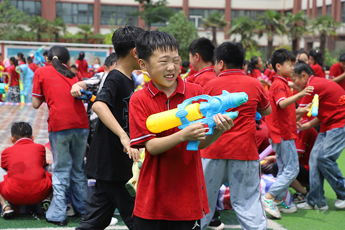 “悠悠艾香溢佳節(jié) 綿綿粽情潤端午”——民權(quán)求實學(xué)校端午節(jié)主題教育活動
