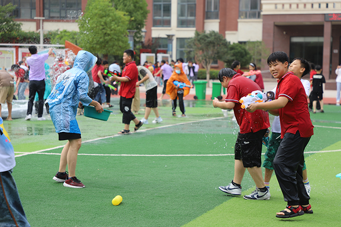 “悠悠艾香溢佳節(jié) 綿綿粽情潤端午”——民權(quán)求實學(xué)校端午節(jié)主題教育活動