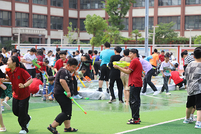 “悠悠艾香溢佳節(jié) 綿綿粽情潤端午”——民權(quán)求實學(xué)校端午節(jié)主題教育活動