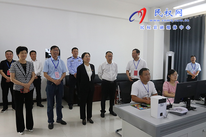 縣領(lǐng)導深入各考點查看中招情況
