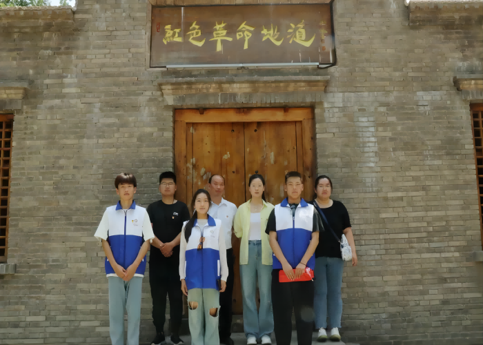 同心向黨繪長卷 緬懷先輩慶七一 —— 河南機(jī)電職業(yè)學(xué)院設(shè)計(jì)學(xué)院奔赴民權(quán)縣開展2023年暑期“三下鄉(xiāng)”社會實(shí)踐活動