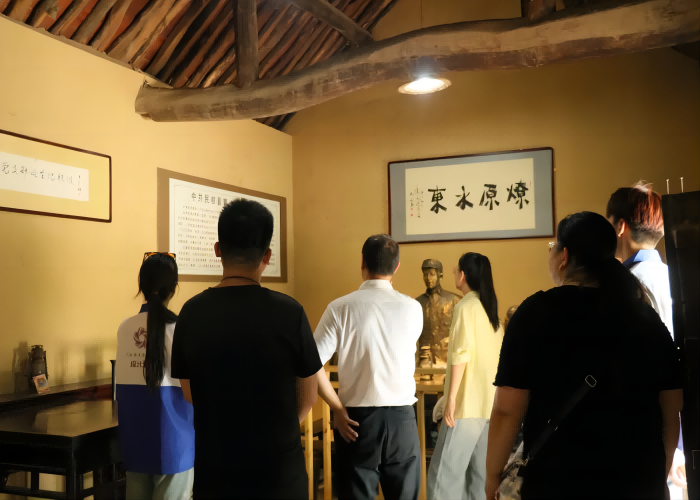 同心向黨繪長卷 緬懷先輩慶七一 —— 河南機(jī)電職業(yè)學(xué)院設(shè)計(jì)學(xué)院奔赴民權(quán)縣開展2023年暑期“三下鄉(xiāng)”社會實(shí)踐活動