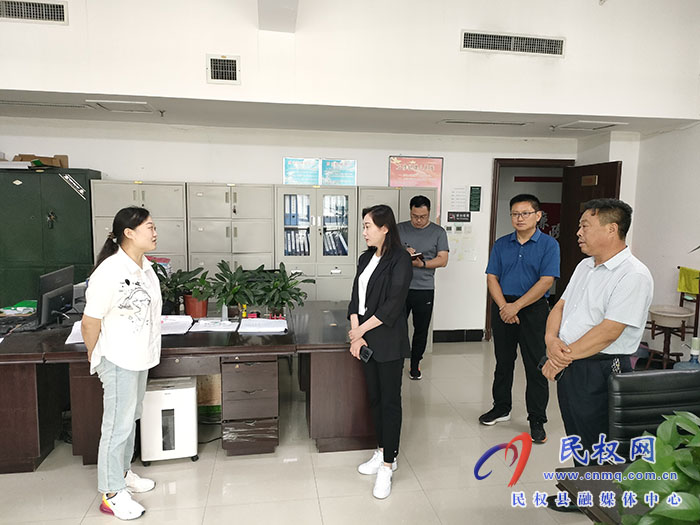 副縣長(zhǎng)朱琳調(diào)研指導(dǎo)人社工作