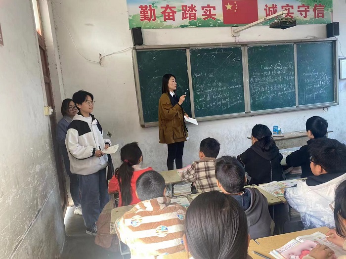 縣財(cái)政局聯(lián)合核查全縣城鄉(xiāng)教育“兩免一補(bǔ)”在校生人數(shù)