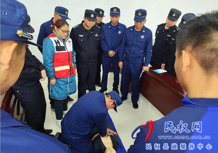 民權(quán)縣紅十字會開展公安、消防、安保行業(yè)人員應(yīng)急救護(hù)知識和技能培訓(xùn)活動