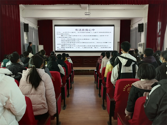 民權縣第三小學開展 2023 年憲法晨讀活動