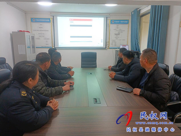 民權(quán)縣文化廣電旅游局開(kāi)展服務(wù)型行政執(zhí)法“微宣講、走基層”活動(dòng)