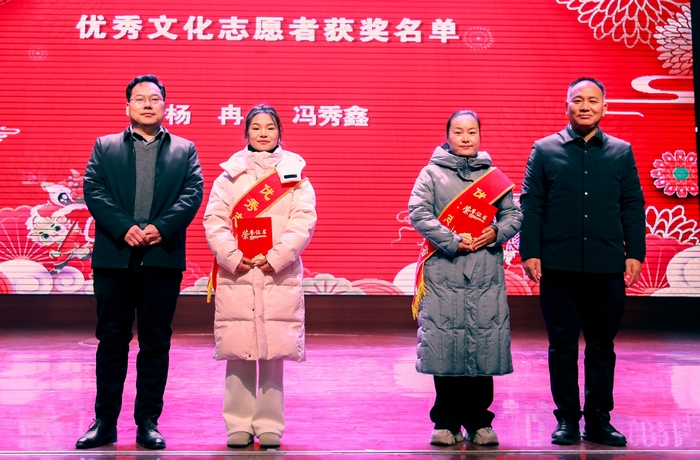 民權(quán)縣圖書館舉辦“禮贊新時(shí)代 奮進(jìn)新征程”慶元旦迎新春詩歌朗誦會(huì)