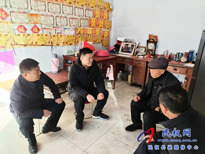 副縣長(zhǎng)、花園鄉(xiāng)黨委書記張方杰看望慰問老黨員