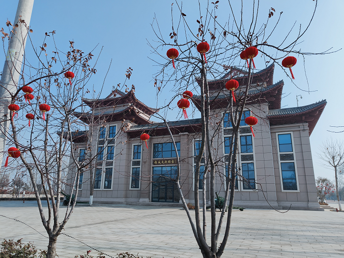 雙塔鎮(zhèn)：掛燈籠、迎新春 扮靚紅色秣坡
