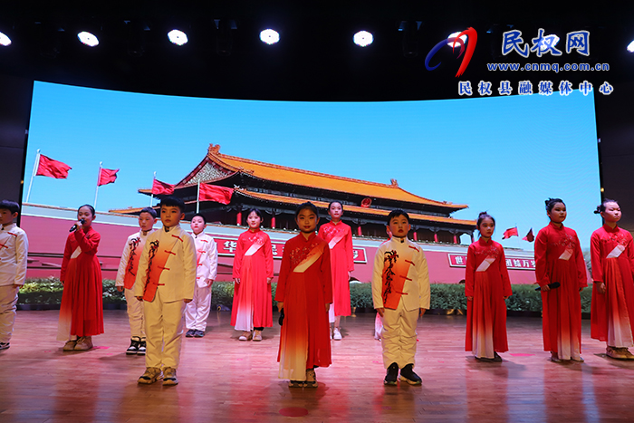 “歡喜迎新春 龍騰心飛揚”民族學校2024年迎新年聯(lián)歡會舉行