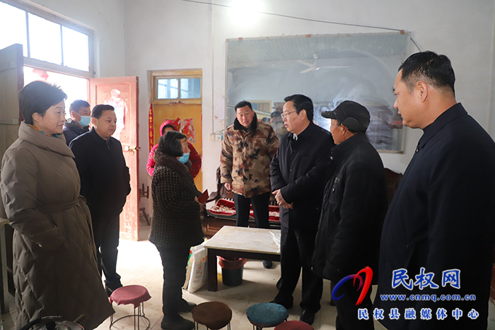 市人大常委會(huì)黨組副書記、副主任姬脈常到民慰問困難群眾、困難老黨員