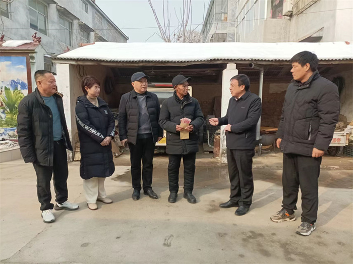 縣委黨校開展走訪慰問老黨員活動
