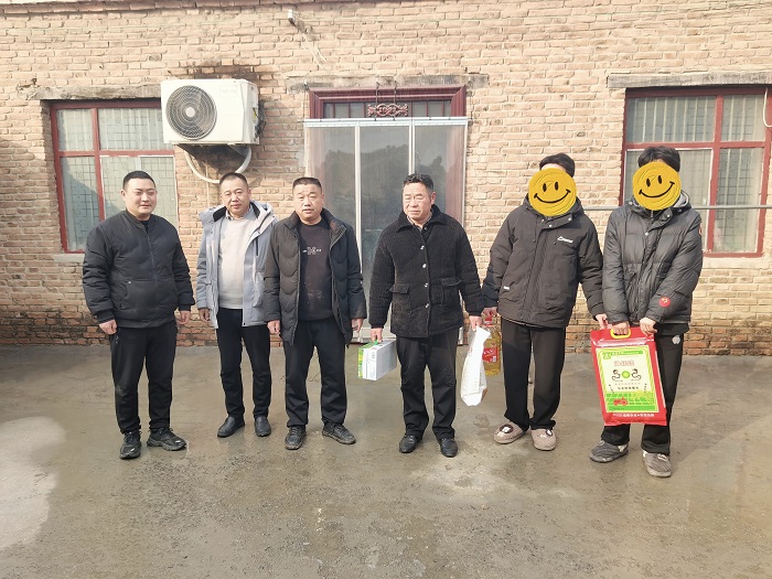 團縣委攜手青年企業(yè)家走訪慰問困難學生