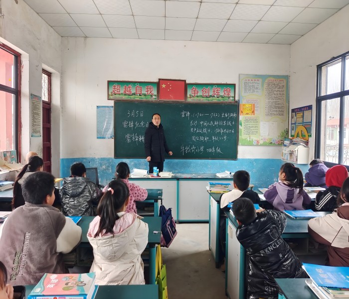 雙塔鎮(zhèn)各中小學(xué)開展學(xué)雷鋒主題活動(dòng)